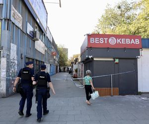 Pożar bazarku w Warszawie. Całkowicie spłonęło 12 budek sprzedażowych. Przyczyny nie są znane