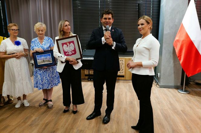Marta Nawrocka śpiewała i gotowała z seniorami w Stalowej Woli