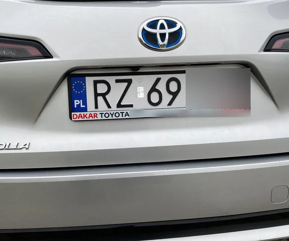 My podajemy miasto, ty musisz wskazać poprawną tablicę rejestracyjną. Wiesz, jak rozróżnić kierowców na drodze?