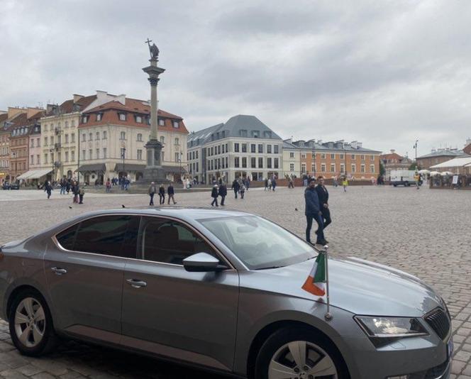 Ambasada Irlandii zatrudni kierowcę. Jest ogłoszenie o pracę, podano zarobki 