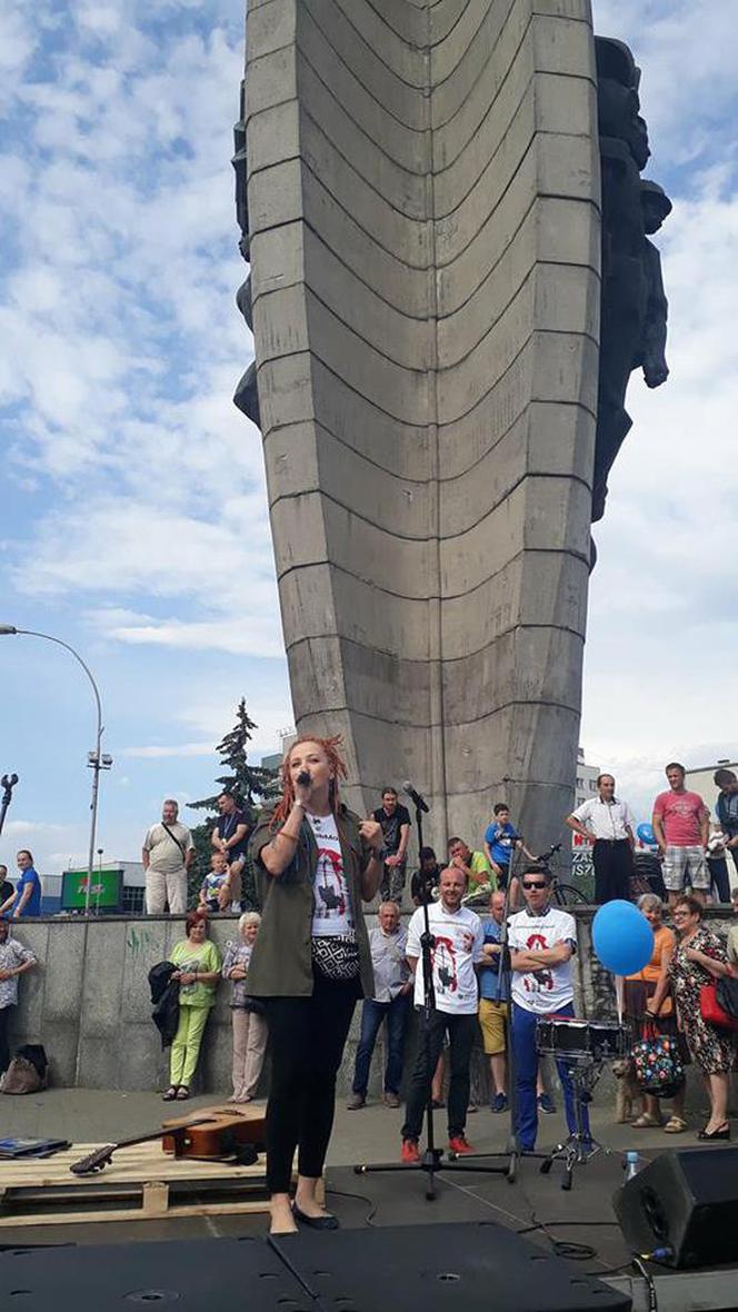 Tak rzeszowianie bronili pomnika Czynu Rewolucyjnego