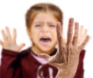 Dzieci zamykane w klatce czy przywiązane do łóżka: Będą kontrole w DSP-ach pod dramacie w Jordanowie