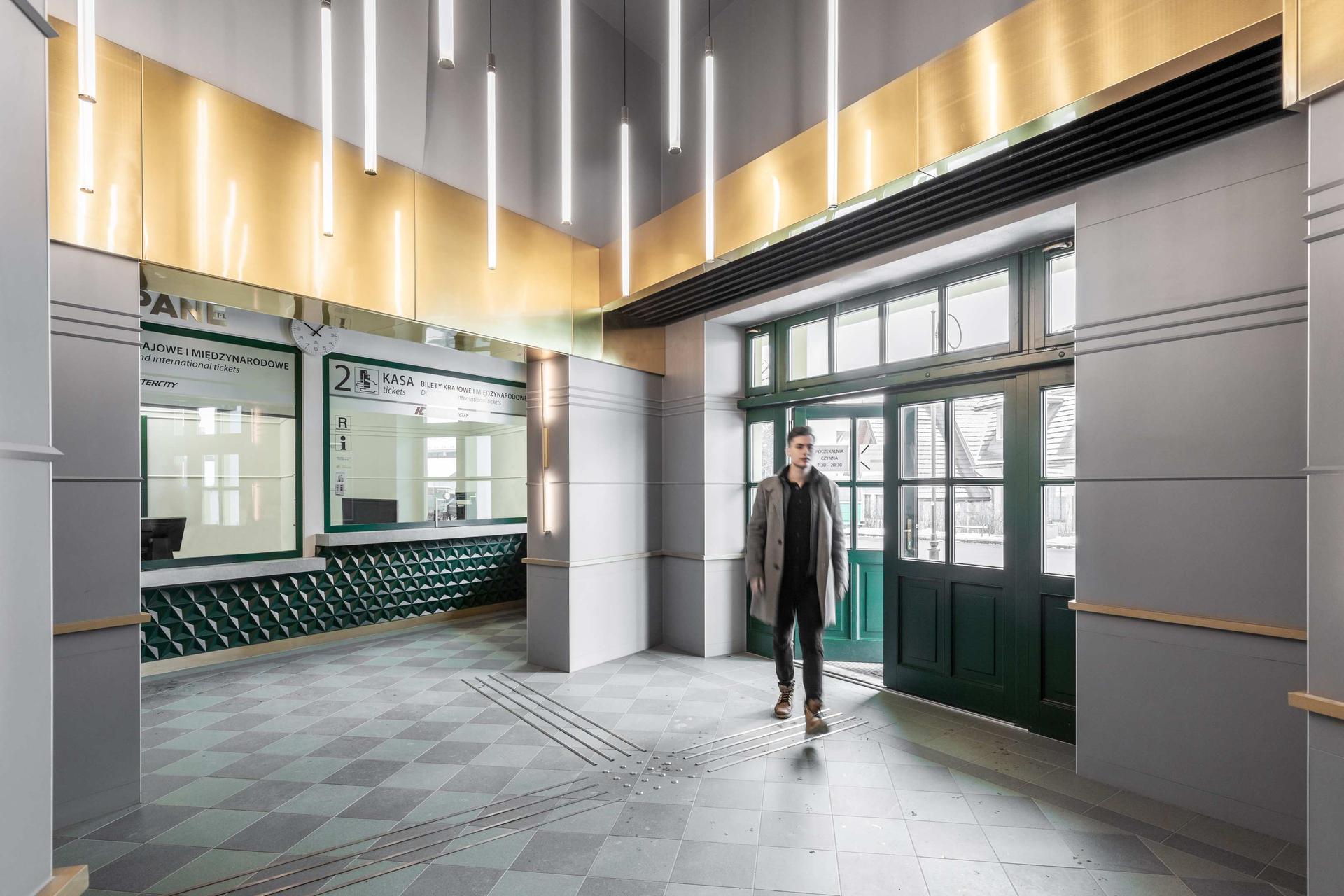 Wnętrze dworca w Zakopanem