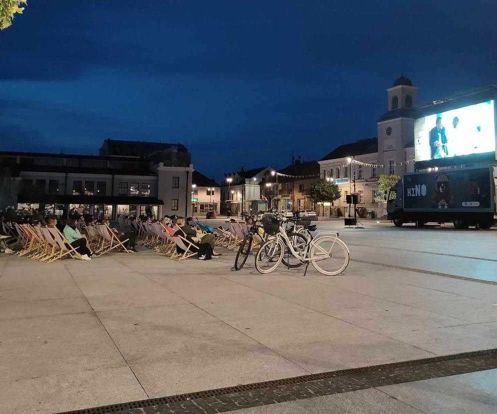 Letnie Kino Plenerowe w Łomży. Sprawdź, jakie filmy można będzie obejrzeć!