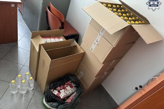 Kontrabanda i próba łapówki w Jaworznie. Miał towar warty 27 tys. zł