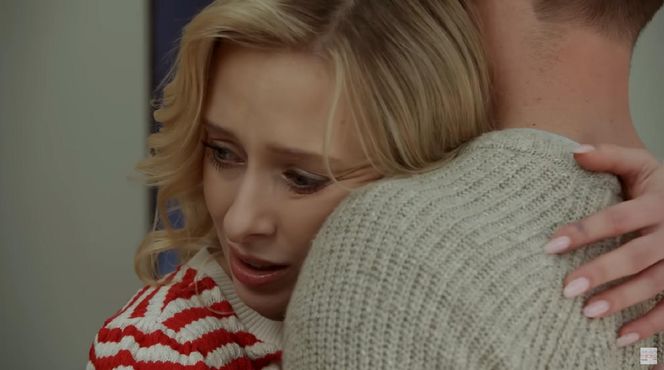 	Pierwsza miłość odc. 4027: Kaja (Elżbieta Trzaskoś), Oskar (Filip Gurłacz)