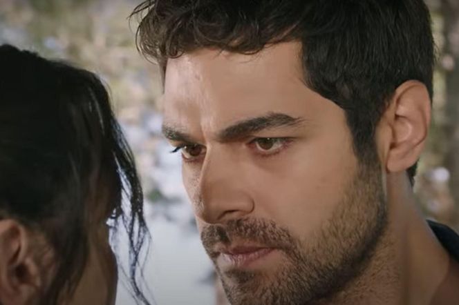 Halil nie podejrzewa niczego złego w zachowaniu kolegi sprzed lat 