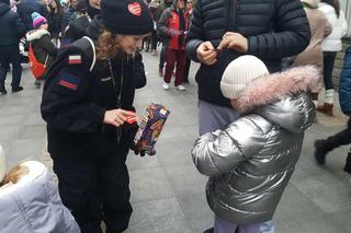 W Bydgoszczy grają razem z WOŚP. Wolontariusze, mieszkańcy i artyści działają razem, aby zebrać jak najwięcej pieniędzy 