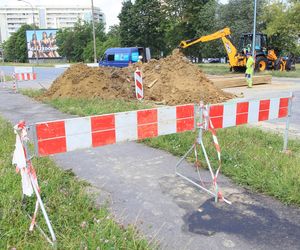 Paraliż w Warszawie. Awaria wodociągowa zarwała jezdnię al. Wilanowskiej