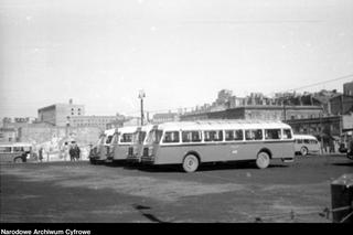 Zniszczona i odbudowywana Warszawa