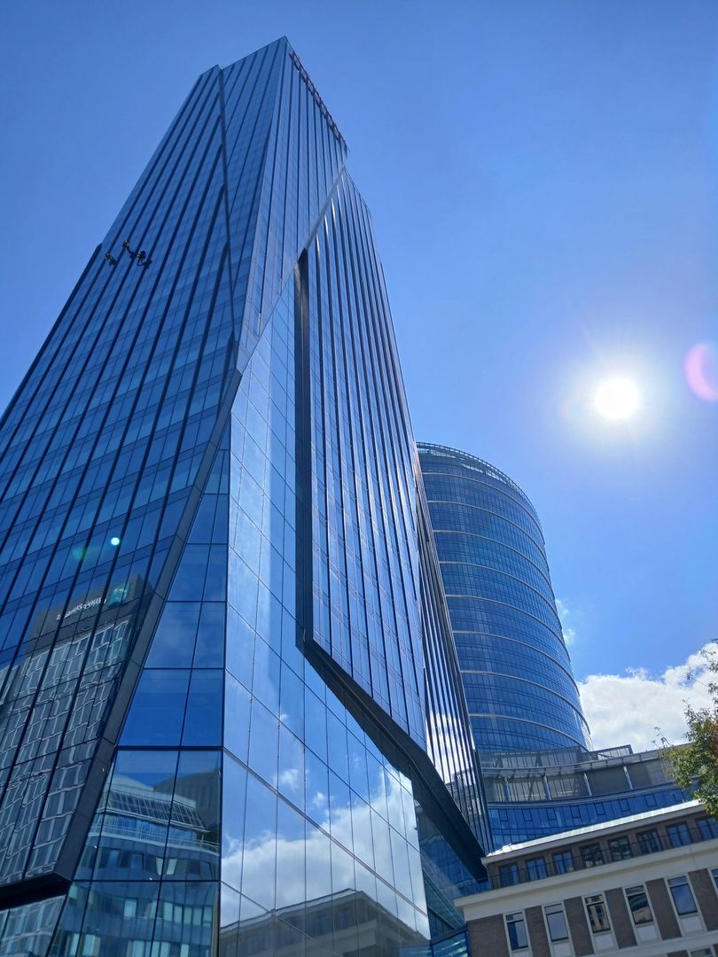 Wieżowiec The Bridge w Warszawie