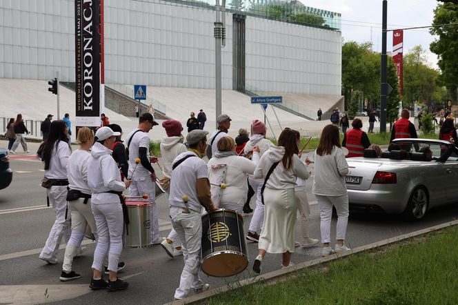 Kosmiczny korowód studencki przeszedł 9 maja ulicami Lublina