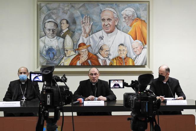 Trzecia grupa biskupów w Watykanie. Jak wyglądał pierwszy dzień?
