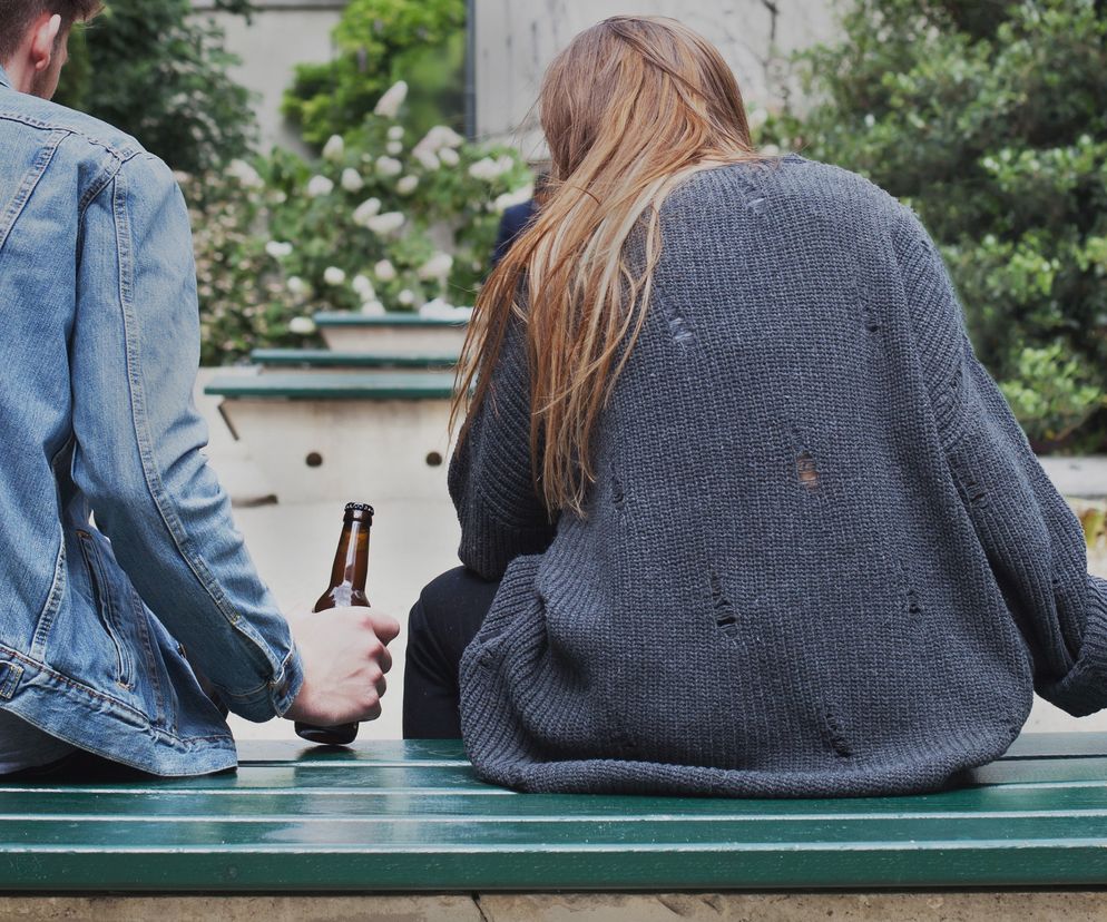 Skutki picia w młodym wieku odczujesz po latach. Cierpi zdrowie psychiczne