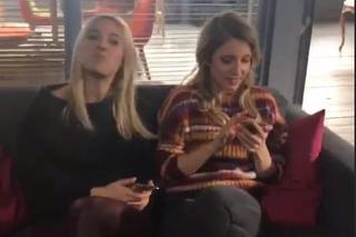 M jak miłość. Julka (Joanna Kuberska), Aga (Ina Sobala)