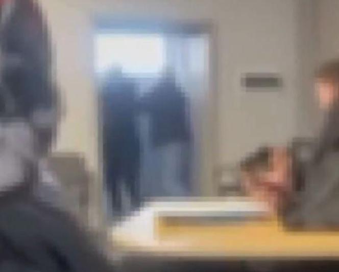 Toruń. Uczeń brutalnie wyrzucony z klasy. Wstrząsające wideo obiegło sieć