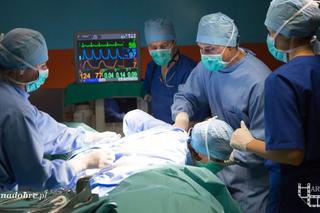 Na dobre i na złe odcinek 623. Sylwia Mróz (Magdalena Turczeniewicz), Krzysztof Radwan (Mateusz Damięcki)