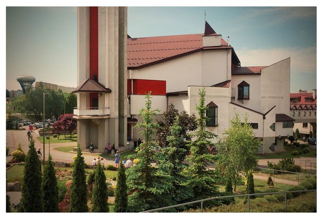 Kościół pw. Dobrego Pasterza na Osiedlu Legionów w Tarnowie