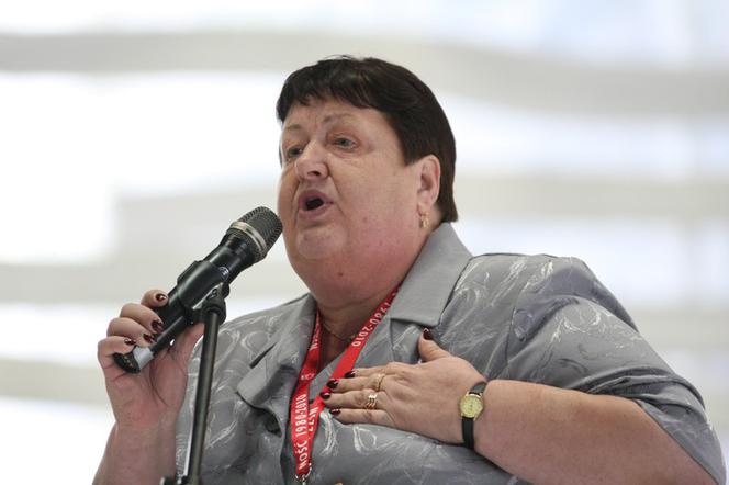 DOSTAŁA OD TUSKA EMERYTURĘ I ZOSTAŁA GWIAZDĄ PO