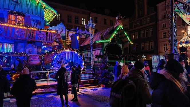 Tłumy na otwarciu Jarmarku Bożonarodzeniowego 2023 we Wrocławiu. Zobacz zdjęcia!