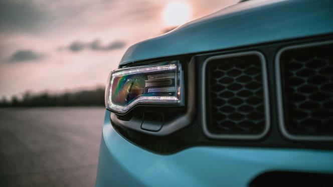 Jeep Grand Cherokee Trackhawk w barwach Gulf