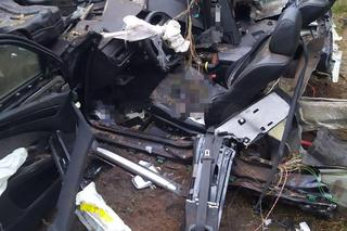 Lubelskie: BMW rozpadło się kawałki. 28-letni kierowca w ciężkim stanie trafił do szpitala
