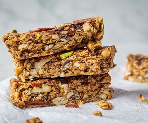 Domowe batoniki owsiane z pistacjami. Zdrowa przekąska na każdy dzień