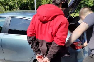 Obraził kobietę w sklepie, a kiedy ktoś stanął w jej obronie, tamten ruszył na niego z nożem