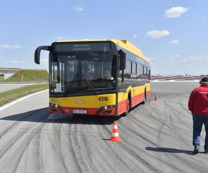 Autobusy w poślizgu! Kto tym razem okazał się najlepszym kierowcą autobusu? 