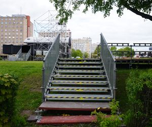 Miasteczko juwenaliowe w budowie