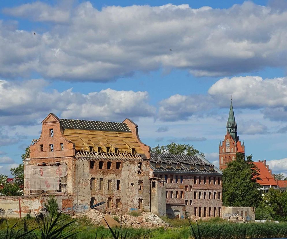 Rewitalizacja Wyspy Zamkowej w Ełku - tak zmienił się dawny zamek - październik 2024