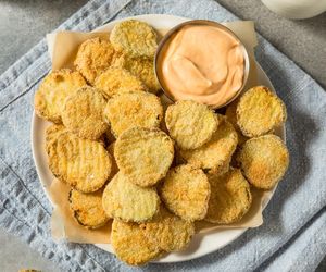 Chipsy inne niż wszystkie. Przygotujesz je w domu tylko z 4 składników