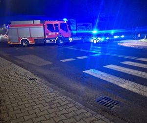 Wypadek na DK78 w Radlinie. Samochody zderzyły się czołowo. Droga jest zablokowana ZDJĘCIA