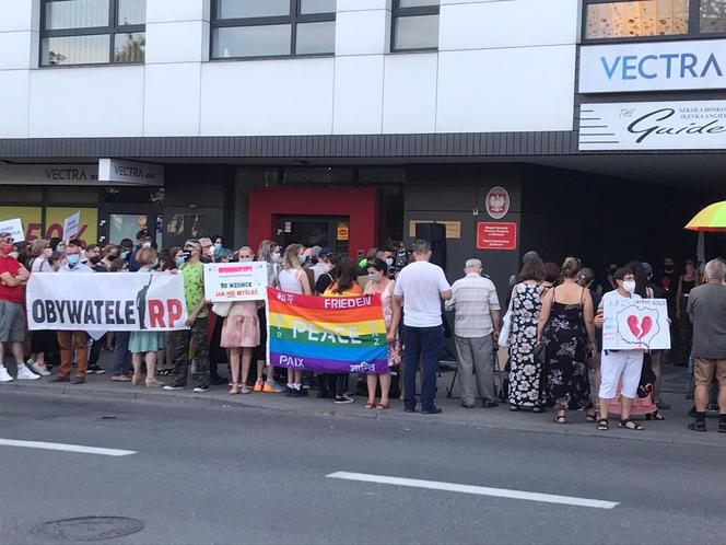 Protest przed biurem Zbigniewa Ziobry w Kielcach