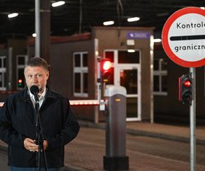 Terespol. Konferencja prasowa ministra Marcina Kierwińskiego.
