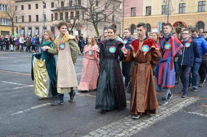 Polonez na placu Krakowskim w Zabrzu