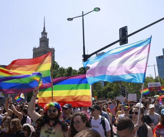 Parada Równości przeszła ulicami Warszawy 
