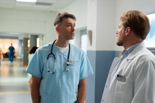 Na dobre i na złe odc. 970. Maks Beger (Tomasz Ciachorowski), Marcin Molenda (Filip Bobek)