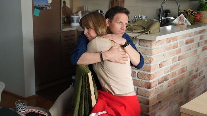 Barwy szczęścia odc. 3253. Agnieszka (Katarzyna Tlałka), Łukasz (Michał Rolnicki)