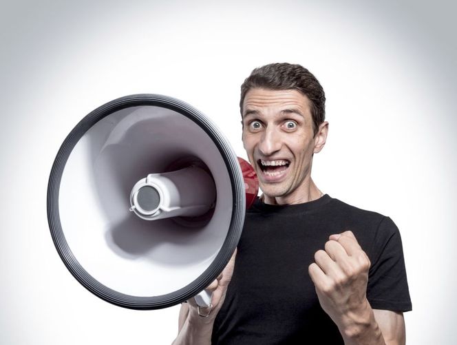 Głos: jak go nie stracić? Przyczyny problemów z głosem