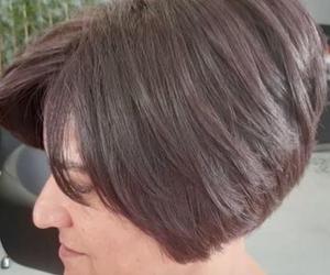Najlepsze fryzury dla kobiet po 60-tce. Idealne dla brunetek