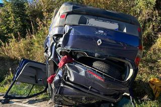 Szokujący wypadek w Małopolsce. Po dachowaniu kierowca uciekł. Miał 3,6 promila alkoholu w organizmie