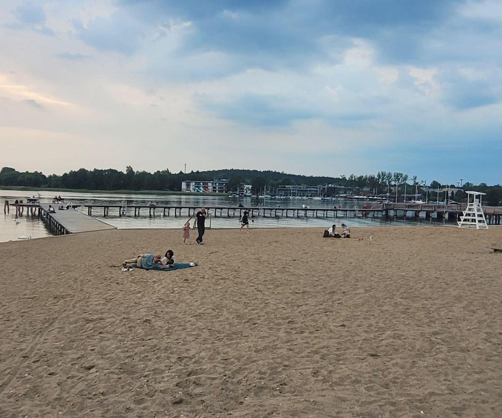 Co ludzie najchętniej robią nad olsztyńskimi jeziorami? Odpowiedź zaskakuje