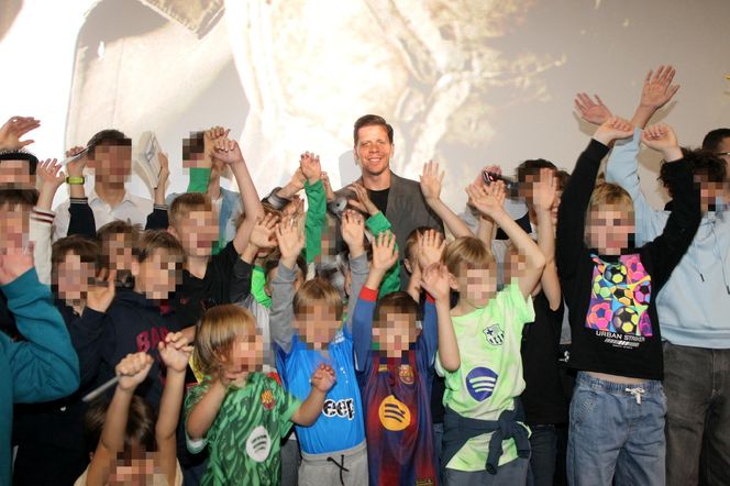 Szczęsny biegnie na premierę filmu