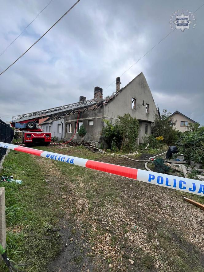 Tragedia w Jaworznie. Gigantyczny pożar domu jednorodzinnego. Zginęły dwie osoby