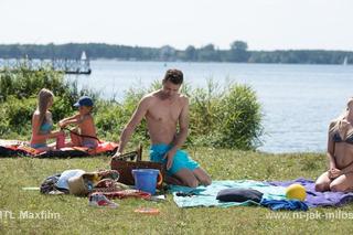 M jak miłość odc. 1180. Tomek (Andrzej Młynarczyk), Zosia (Julia Wróblewska), Wojtuś (Feliks Matecki), Joasia (Barbara Kurdej-Szatan)