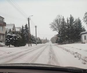 Atak zimy w Białymstoku. Fatalne warunki w mieście i Podlaskiem [ZDJĘCIA]