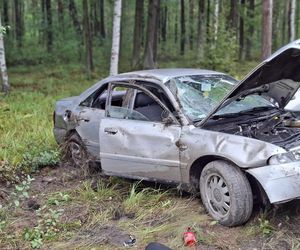 Wypadek na ulicy Batalionów Chłopskich w Starachowicach. Osobowe Audi wypadło z drogi