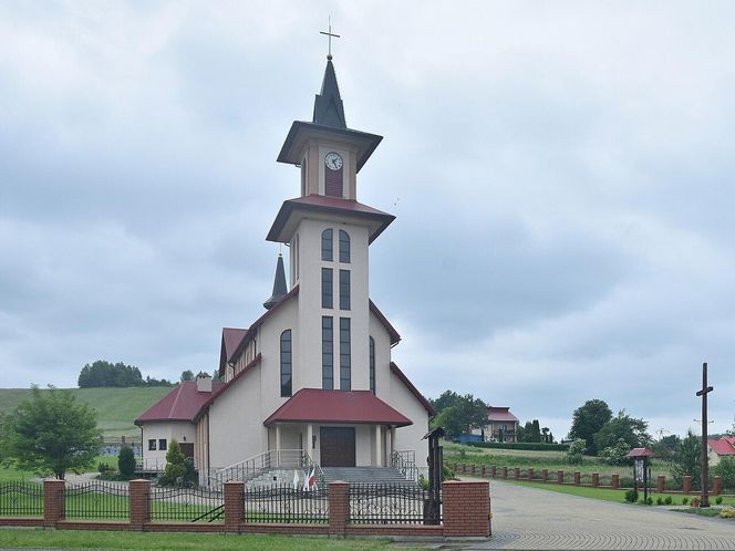 Średnia Wieś - w XV wieku ta wieś na Podkarpaciu była własnością Matiasza ze Zboisk. Jego wnuk zapoczątkował słynny ród