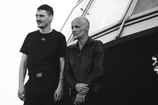 Dawid Podsiadło i Artur Rojek zaśpiewali na dachu katowickiego Spodka. Wideo trafiło do sieci 